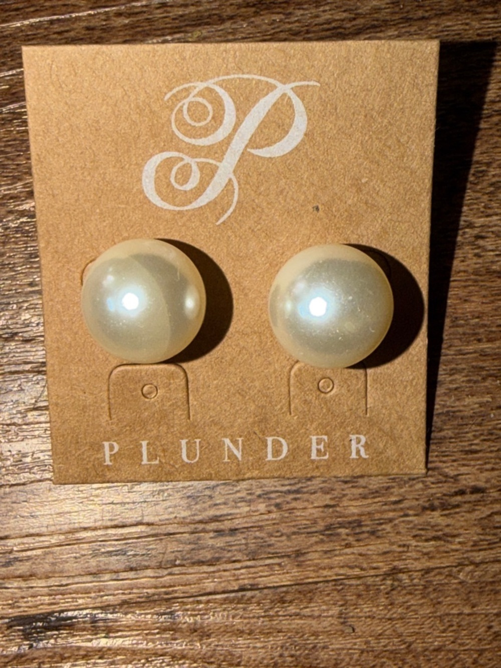 Plunder Pearl-Look Round Stud Earrings in Cream